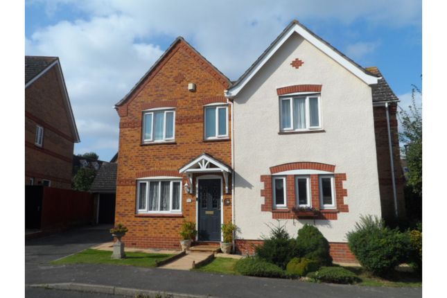 4 bed detached house