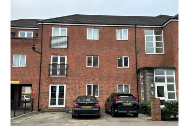 2 bedroom flat for sale