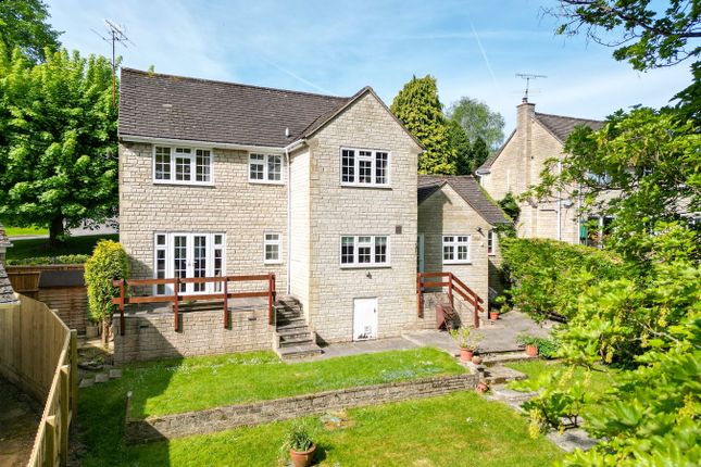 4 bed detached house