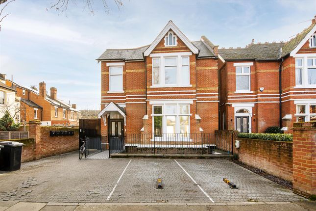 Mount Park Crescent, Ealing W5 1 bed apartment for sale