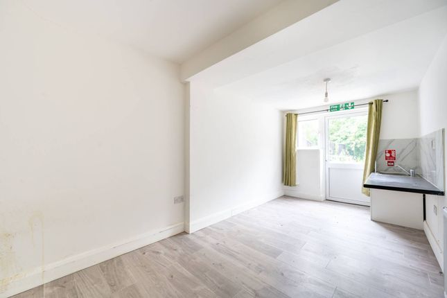 Windsor Crescent, Wembley, HA9 6 bed terraced house for sale