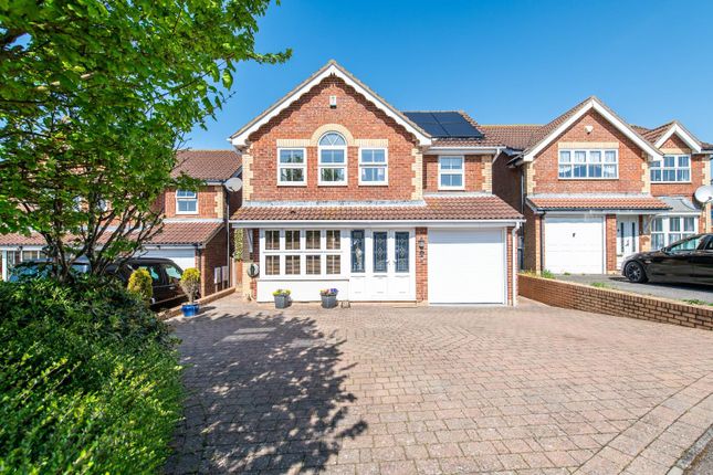 5 bed detached house