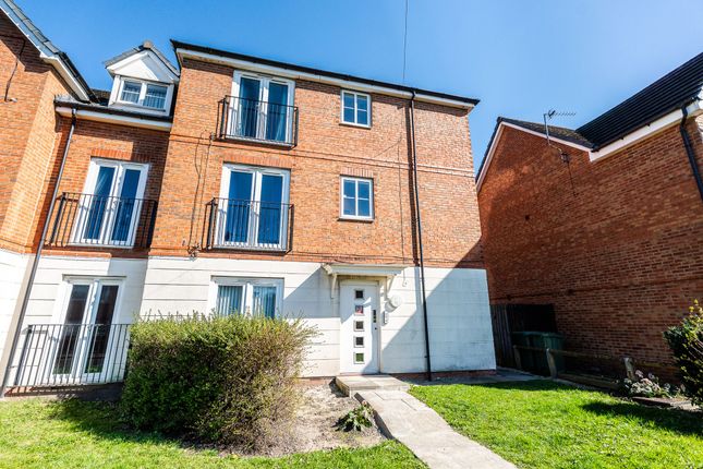 Mill Lane, Dewsbury, WF12 1 bed apartment for sale