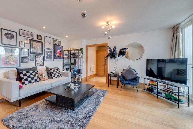 Sugar House, 99 Leman Street, London, E1 1 bed flat for sale