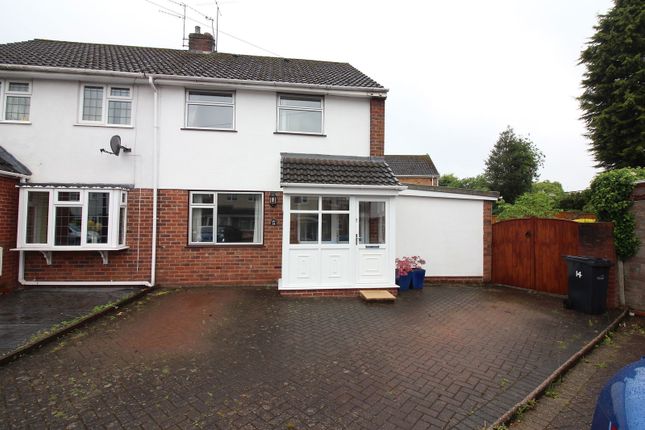 Barnett Close, Kingswinford DY6 3 bed semi