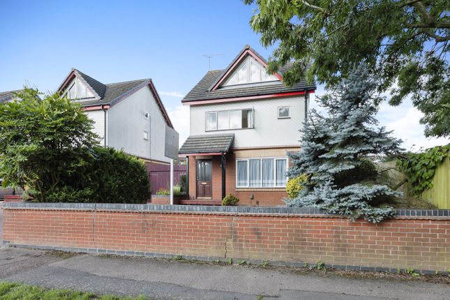 4 bed detached house