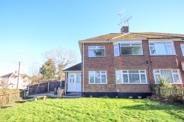 Crushes Close, Brentwood CM13 2 bed apartment for sale