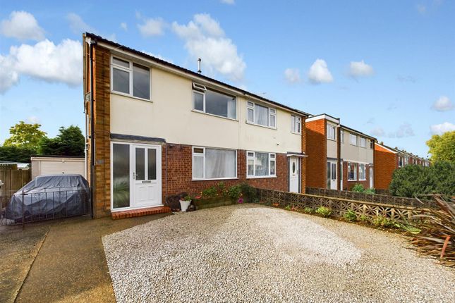 Dore Avenue, North Hykeham, Lincoln 3 bed semi