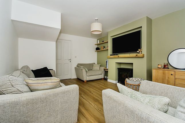 3 bed semi-detached house