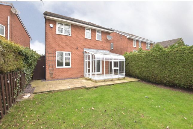 Oakdale Meadow, Leeds, West Yorkshire 3 bed detached house for sale