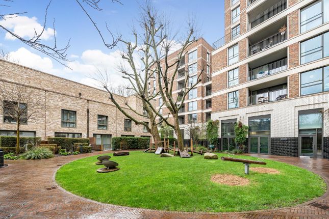 Heygate Street, Southwark, London, SE17 2 bed flat for sale