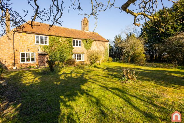 6 bedroom detached house for sale