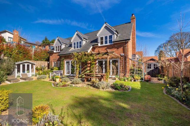 4 bed detached house