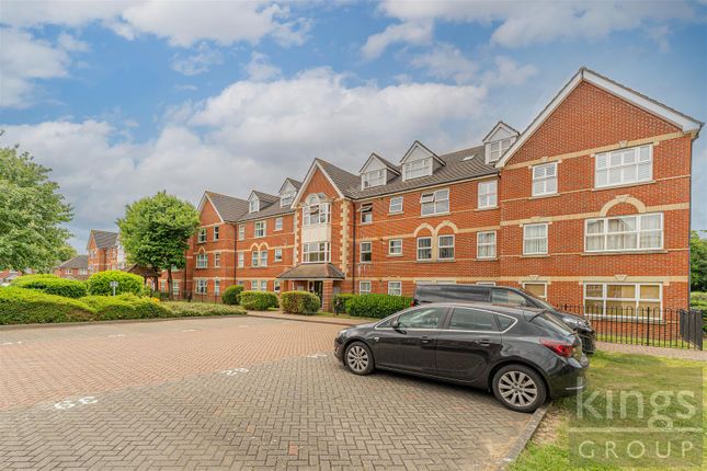 Cobham Close, Enfield 2 bed ground floor flat for sale