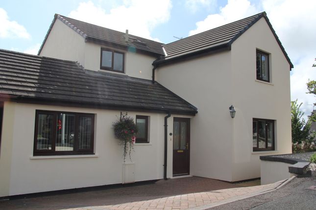 5 bedroom semi-detached house for sale