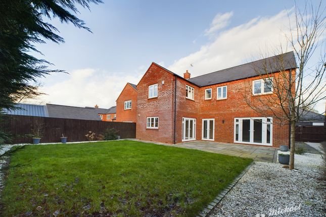 Stoke Hammond, Milton Keynes MK17 5 bed detached house for sale