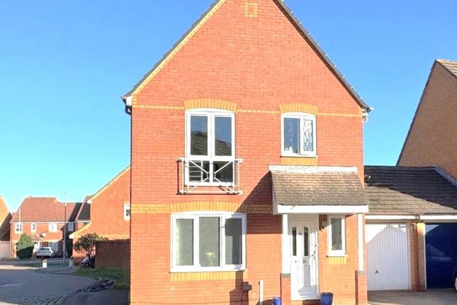 3 bedroom link detached house for sale