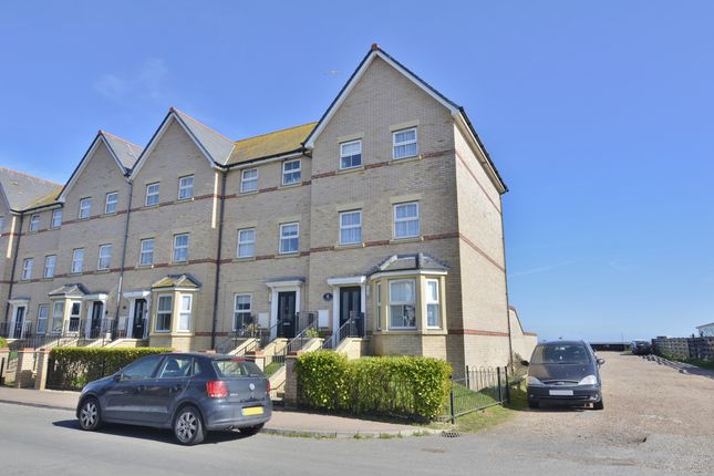 3 bed end terrace house