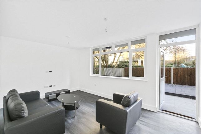 Devonport Road, London, W12 1 bed apartment for sale