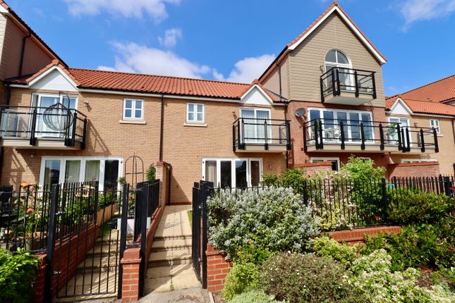3 bedroom town house for sale