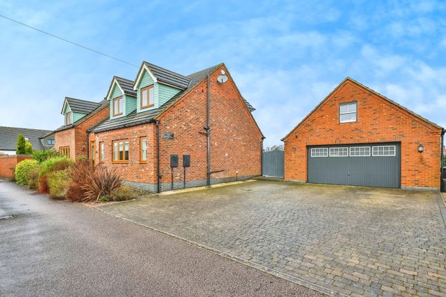 5 bed detached house