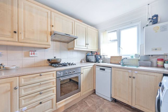 School Close, Guildford, GU1 1 bed flat for sale