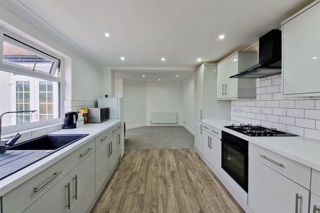 2 bed detached bungalow