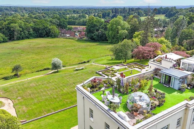 Swan Green, Emery Down, Lyndhurst, SO43 3 bed apartment for sale