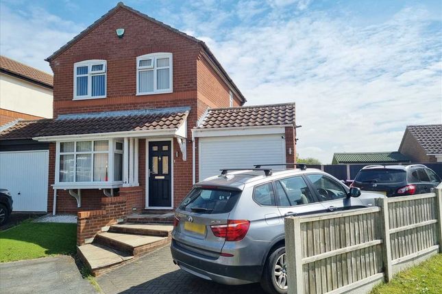 3 bedroom link detached house for sale