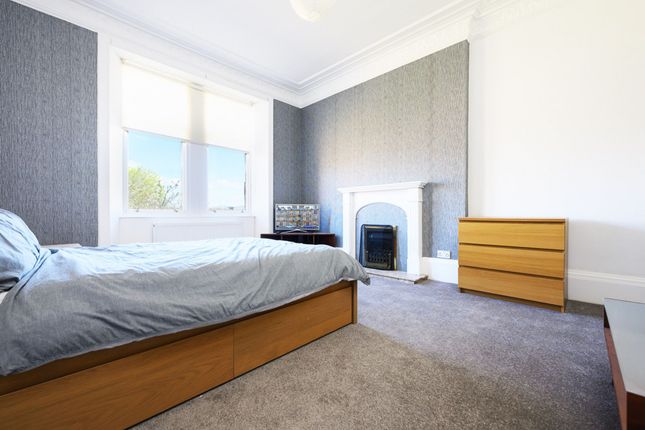 Holmscroft Street, Greenock, PA15 2 bed flat for sale