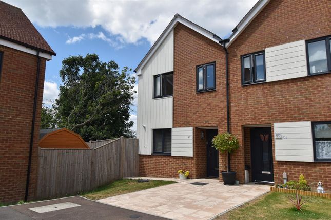 2 bedroom semi-detached house for sale