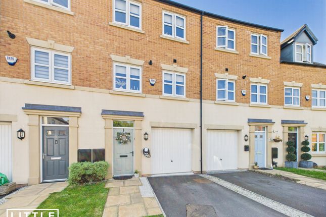 3 bedroom town house for sale