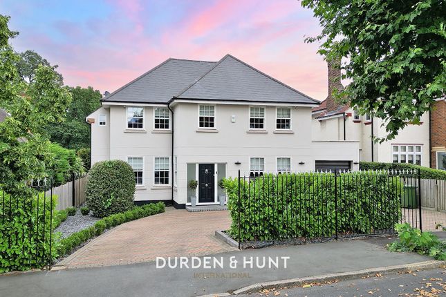 5 bed detached house