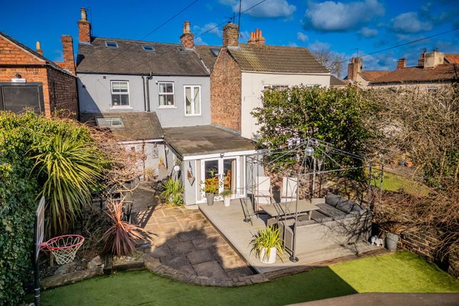 Beast Fair, Snaith DN14 4 bed terraced house for sale