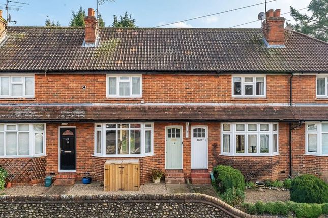 VINCENT LANE, DORKING, RH4 2 bed terraced house for sale
