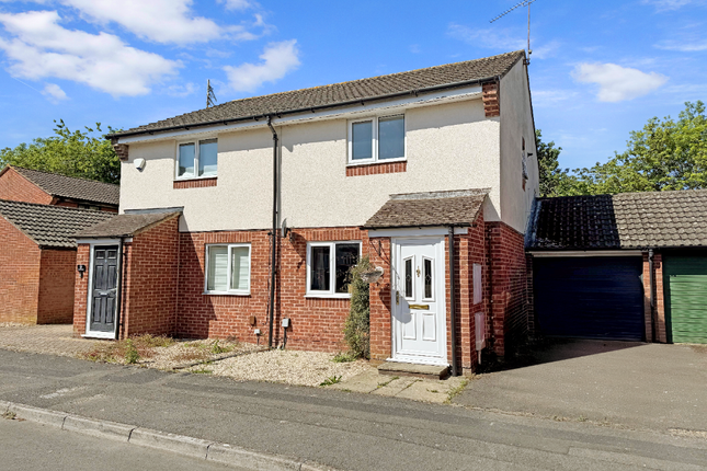 2 bedroom semi-detached house for sale