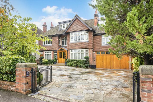 Grange Avenue, Totteridge, London, N20 6 bed detached house for sale