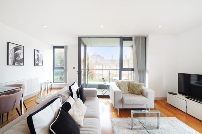 3 bedroom flat for sale