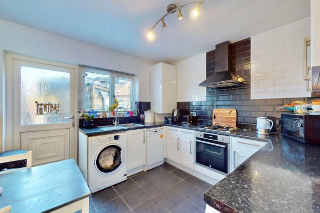 Marnham Crescent, Greenford, UB6 2 bed maisonette for sale