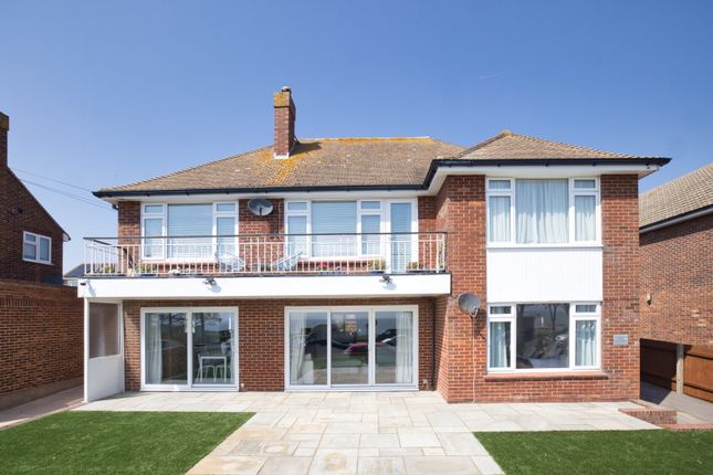 Royal Esplanade, Ramsgate, Kent, CT11 2 bed flat for sale