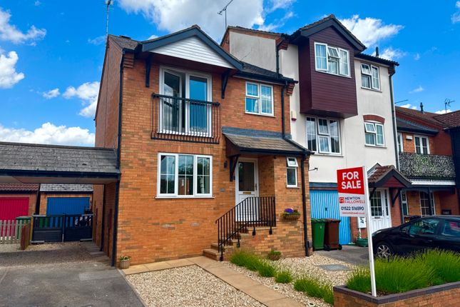3 bedroom semi-detached house for sale