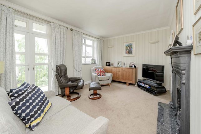 Westbourne Grove, London W11 2 bed flat for sale