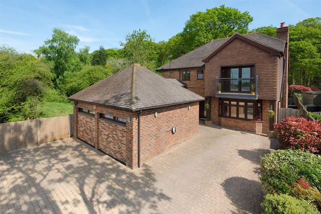 5 bed detached house