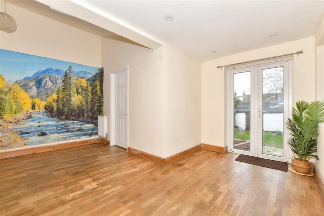 4 bedroom end of terrace house for sale