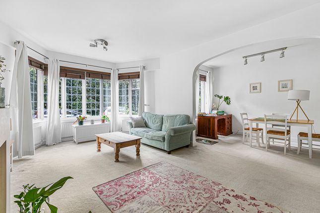 Manor Fields, London, SW15 2 bed apartment for sale