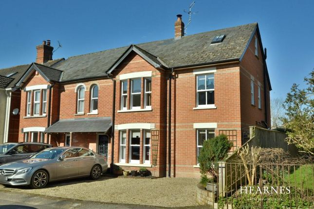 4 bedroom semi-detached house for sale