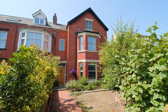 6 bedroom semi-detached house for sale