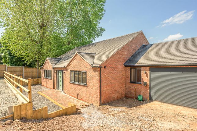 Tree View, Bridgnorth, WV15 6BQ 4 bed detached bungalow for sale