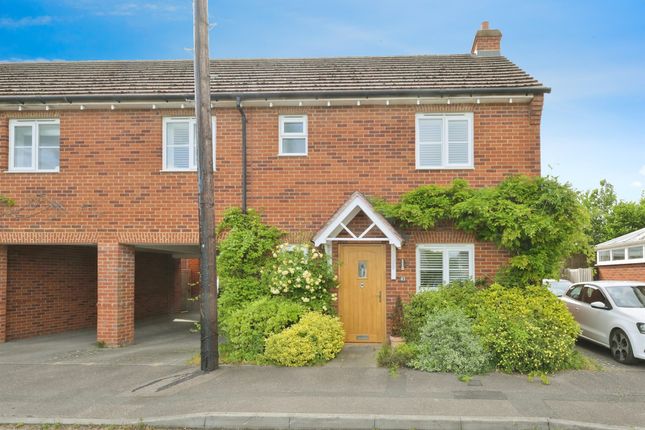 3 bed link detached house