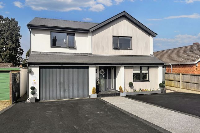 4 bed detached house
